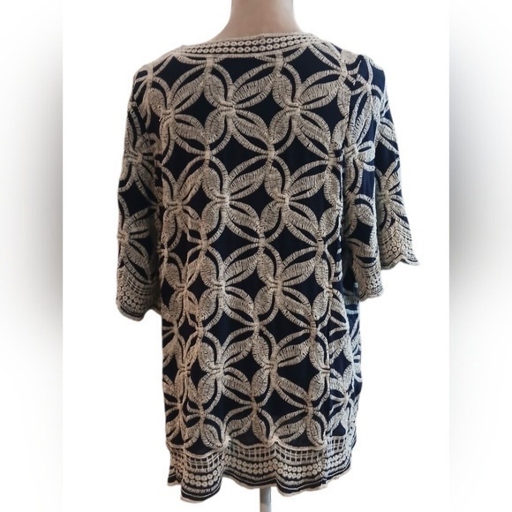 Solitaire Navy and Cream Lace Blouse